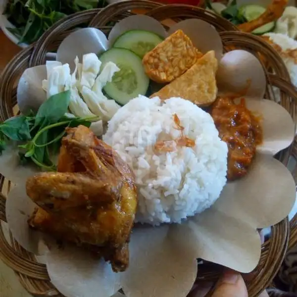 Pecel Ayam Dada + Nasi | pecel Lele Sambal Terasi Oma Ina, Pontianak Timur