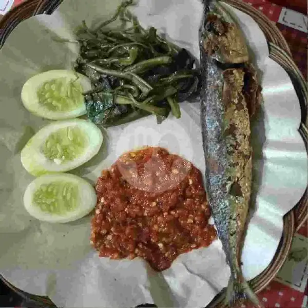 Ikan Cue Goreng | Sambel Setan Jawara, Pondok Cabe Raya