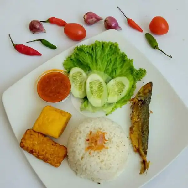 Paket Ikan Asin Japuh | Warung Seuhah Daviandra, Hegarmanah