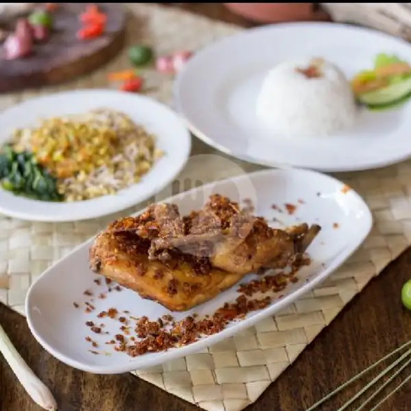 Paket Ayam Betutu Asli Gilimanuk 1/2 Ekor Goreng | Krisna Gallery & Resto, Denpasar