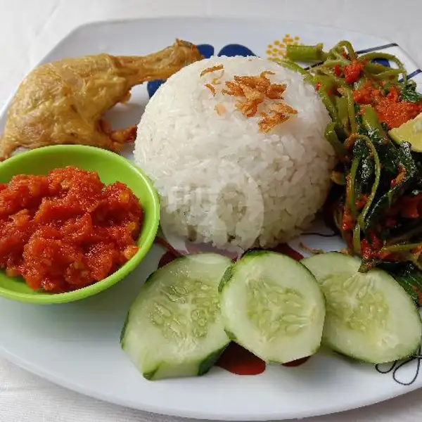 Lalapan Ayam Plecing Tomat(Free Es Teh) | Plecing Kangkung Tlengis Khas Karangasem/Warung RGS Agung, Munduk Indah 
