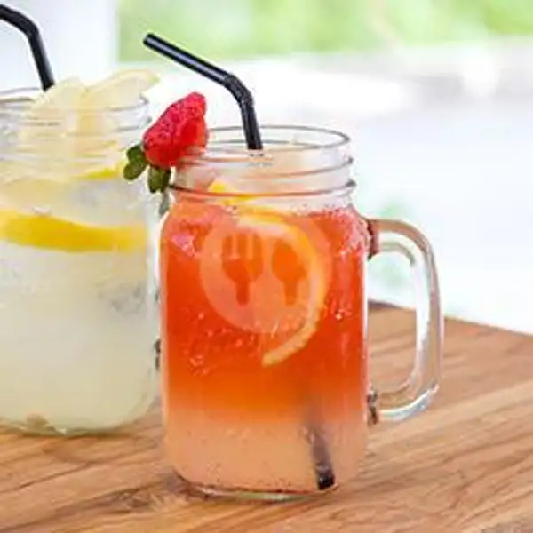 Old Fashioned Strawberry Lemonade | Anchor Cafe & Roastery, Dermaga Sukajadi