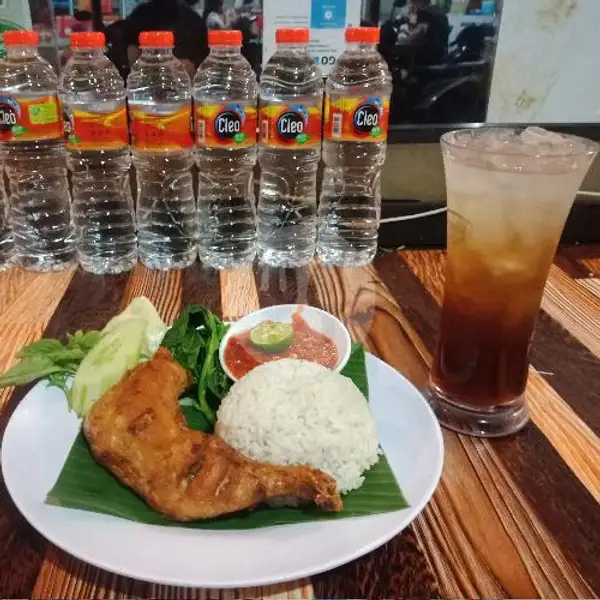 Ayam Goreng Lalapan Sambal Fresh + Nasi + Es Teh | Nasi Tempong Mbak Nur, Tukad Badung