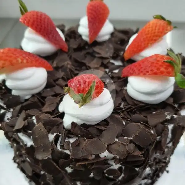 Cake Birthday 9 Inch Premium | Maxims Bakery & Cafe, Lubuk Baja