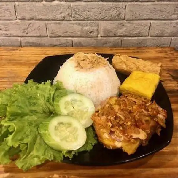 Nasi Ayam Geprek Tahu Tempe | Ayam Telor Geprek BTW, Sukapura