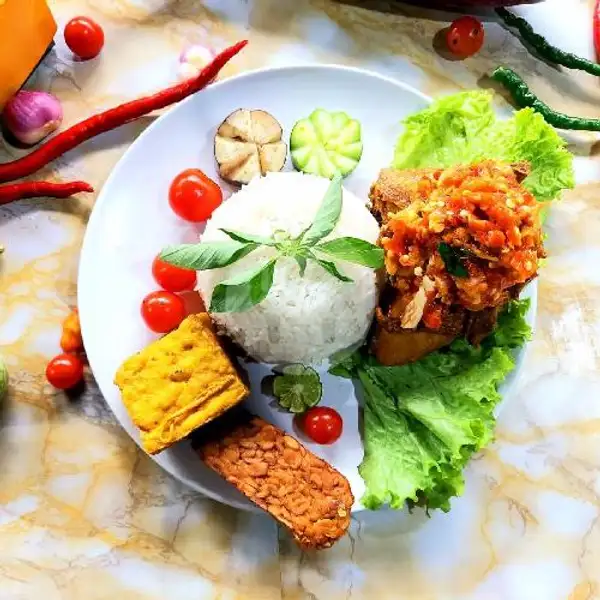 Ayam Bawang+nasi+tahu+tempe | Sambel Rampai Nayla, Kapuk