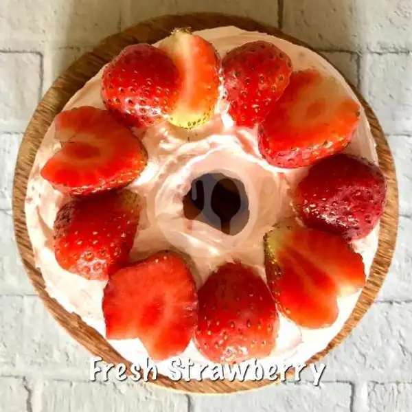 Fresh Strawberry | Donat Kentang, Renon