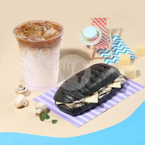 Chicken Creamy Mushroom Charcoal Sandwich + Caramel Macchiato | Starbucks, Drive Thru Hayam Wuruk