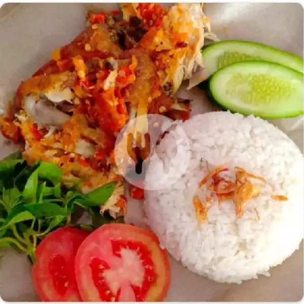 Ayam Goreng / Geprek Dada/Gending/Paha atas + Nasi + Lalapan | Dessert Oreo Mega Bintang, Cendrawasih