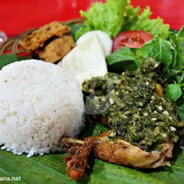 Nasi Ayam Goreng Sambal Ijo DADA | Ayam Madura Naya