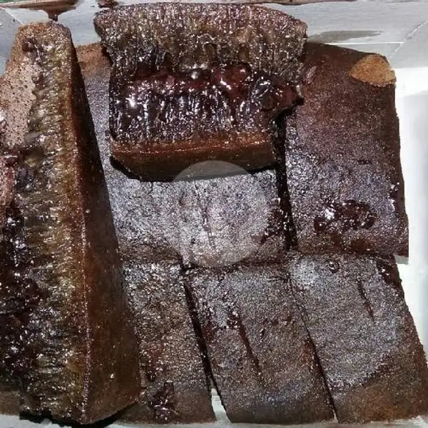 Brownis Coklat Susu | Martabak Favorite Jarwo, Kampung Kelapa