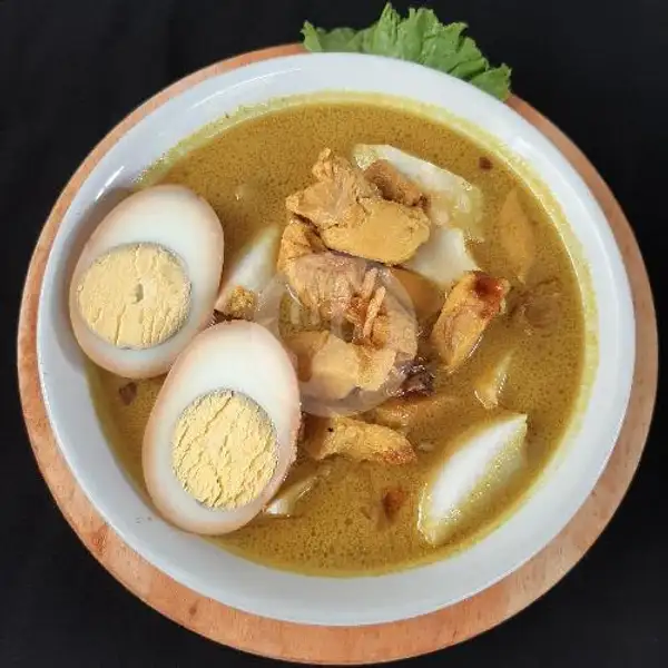 Lontong Kari Ayam + Telor | Nasi Kuning Kuah RHM, Cisitu Indah