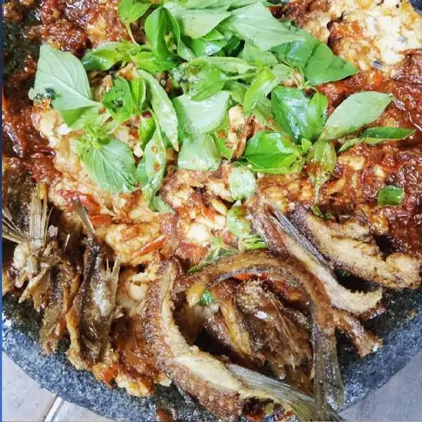 Ikan Asin Penyet | Cobek Sorrento, Ploso Baru