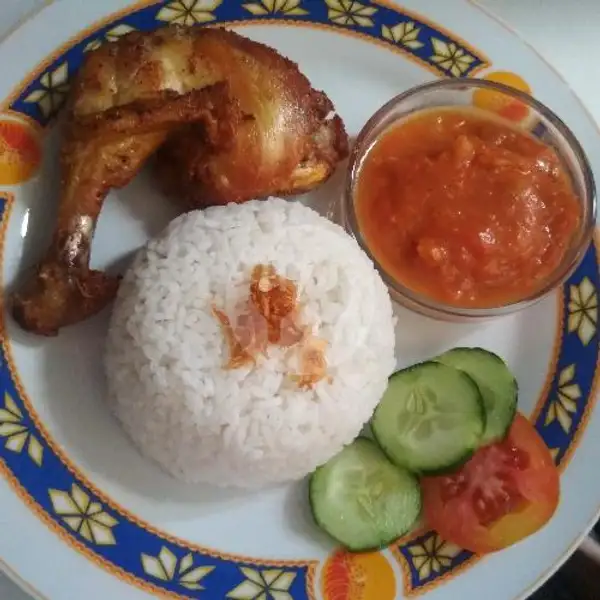 Ayam Goreng Lalapan (Paha) + Nasi | P&R Warung, Sidakarya