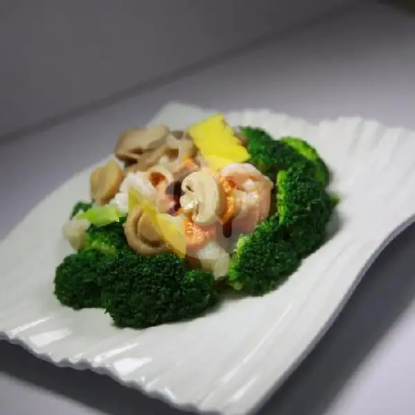 Brokoli Cah Jamur Bolingku | Restaurant Crystal Cher, Pasar Ikan