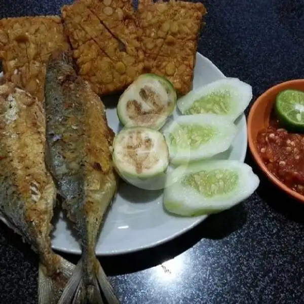 Ikan Asin Peda Goreng Tahu Tempe Sambal | Gudeg, Ayam, & Bebek Follback, Pramuka