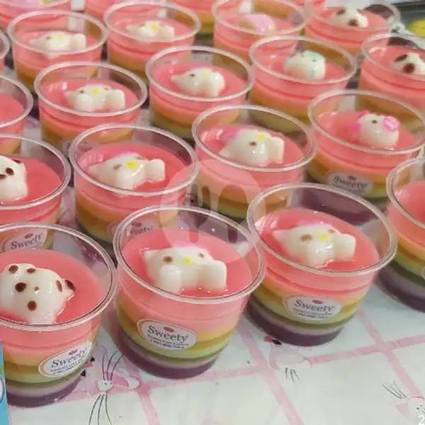 Pudding S. Rainbow in Cup with Character | Sweety Pudding