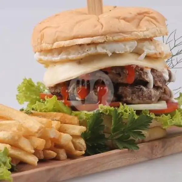 Beef Patty Burger With Egg | Cafe Gue