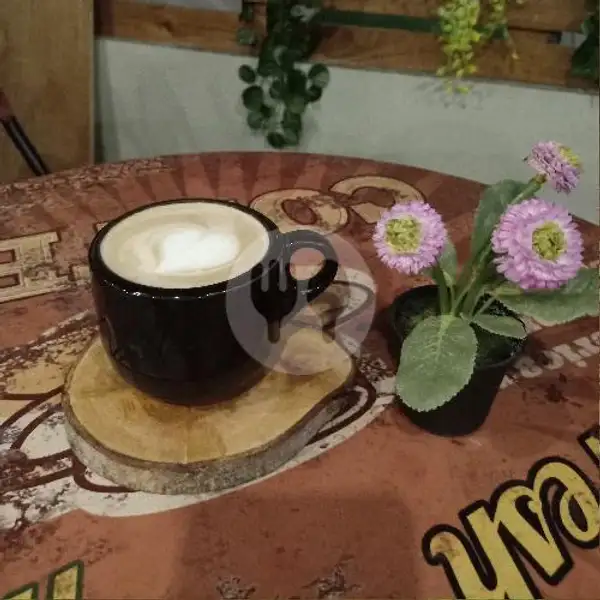 Hot Americano / Macchiato | Vinz Cafe, Kemayoran