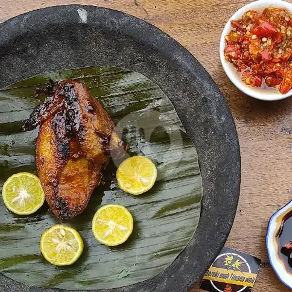 Ayam Bakar | Cumi dan Ikan Bakar Rezekimah Timana Weh, Cigadung