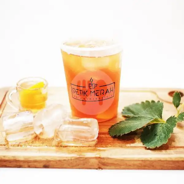 Ice Peach Tea | Petik Merah Cafe & Roastery, Depok