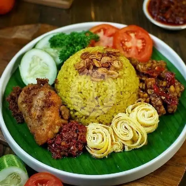 Nasi Kuning Usus Extra | Nasi Kuning Kulit Ayam dan Usus Warung Rumahan Jaya, Gunung Mas