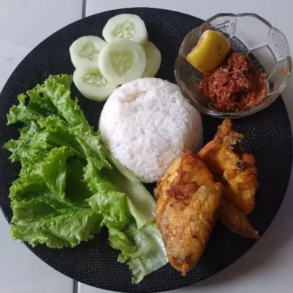 Ayam Goreng Dada/paha Paket 2 | Ayam Goreng Sambel Pencok, Jl.Petir Utama Rt.09 Rw.03 Kec.cipondoh/kel. Petir