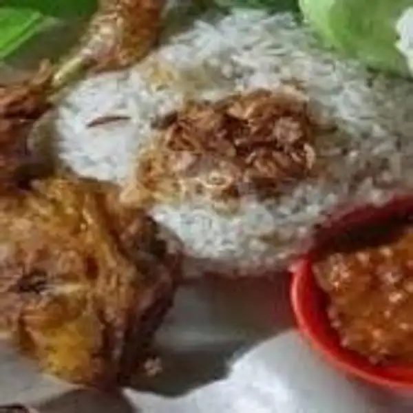 Ayam Goreng + Nasi+ Sayur Asem + Sambal Geledek | Sate Ayam Barokah Masdin, Ilir Barat I