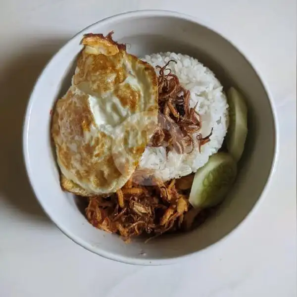 Nasi Ayam Suwir Pedas + Telor Ceplok | Rawon Bu Dwi, Kaliwates