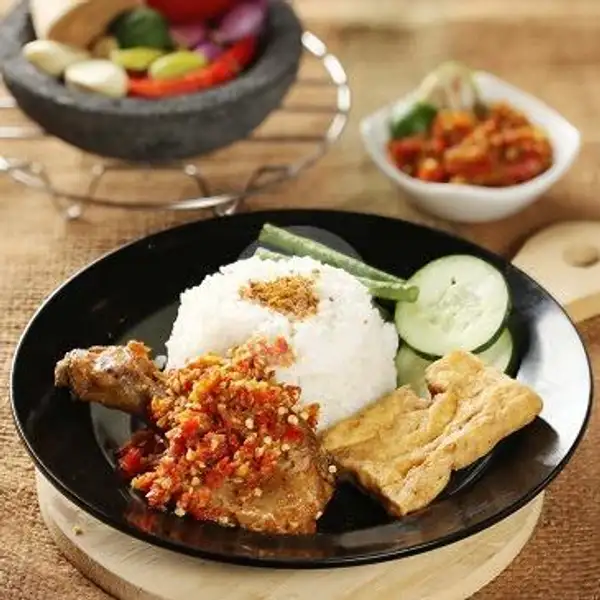 Ayam Goang + Nasi | Ayam Goreng Nelongso, Kediri