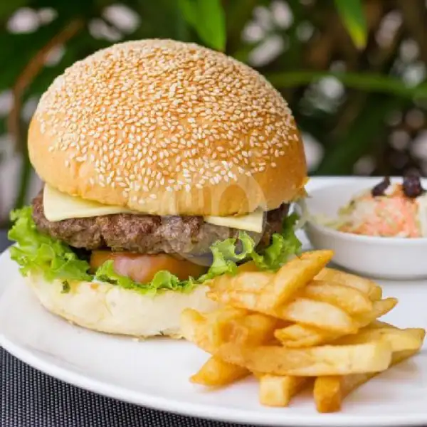 Giant Beef Burger | Sugar & Spice - Aston Kuta Hotel & Residence