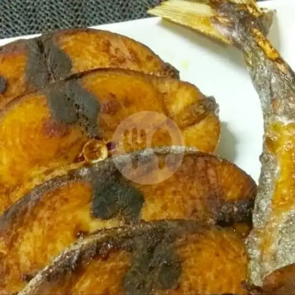 Nasi Ikan Tongkol Goreng | Nasi Uduk Malam Demus, Pondok Gede