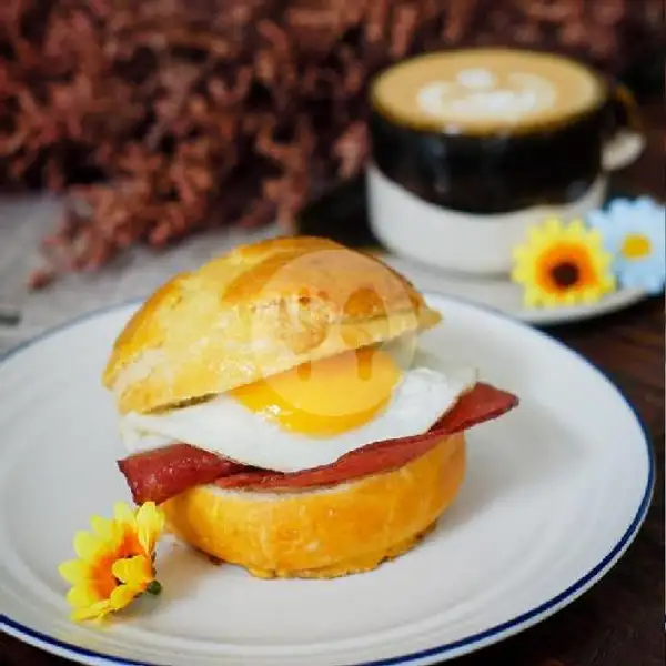 Set Breakfast | Halo Cafe (by Tiny Dumpling), Terusan Sutami