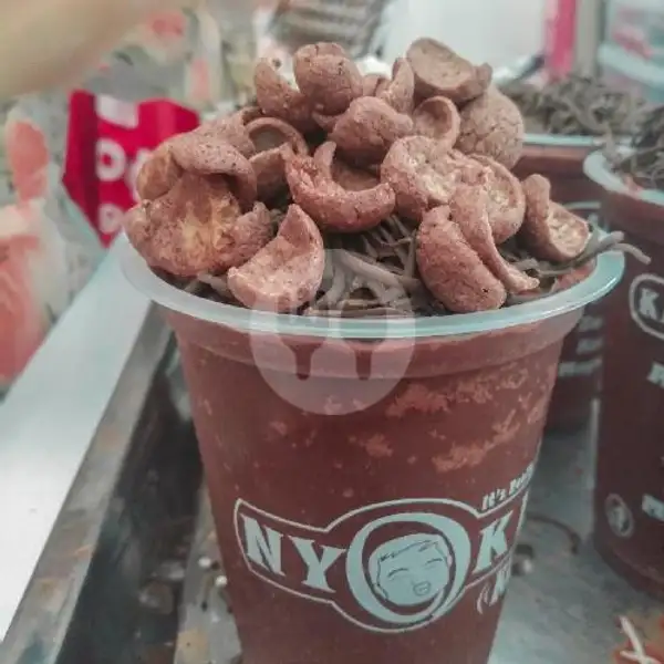 Ice Choco Coco Crunch | Nyoklat Klasik dan Bakwan Prasmanan, Suko Manunggal