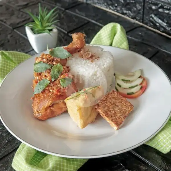 Nasi Ayam Sadis 2D | Cafe 2D Property, Pinang
