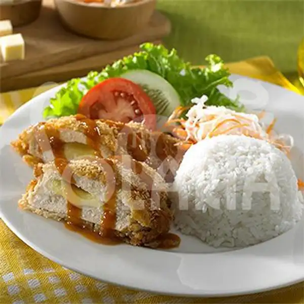 Chicken Mozarella + Nasi & Salad | Solaria, Transmart Pangkal Pinang