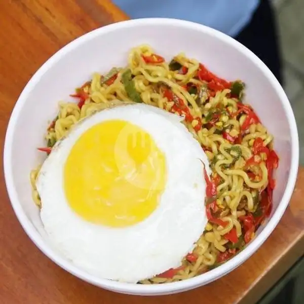 Indomie Goreng + Telur | Ayam Tulang Lunak Kesia, Pondok Aren