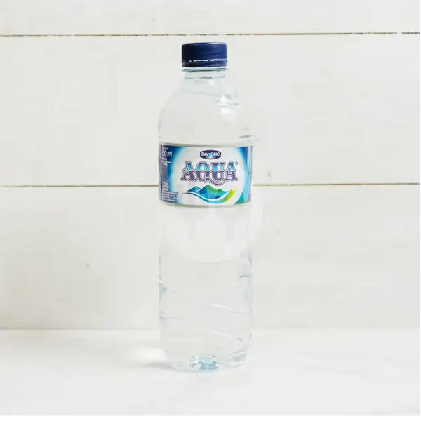 Aqua Botol | Pangsit Mie Ayam Gajah Mada, Parkiran Bioskop Purnama, Tegalsari