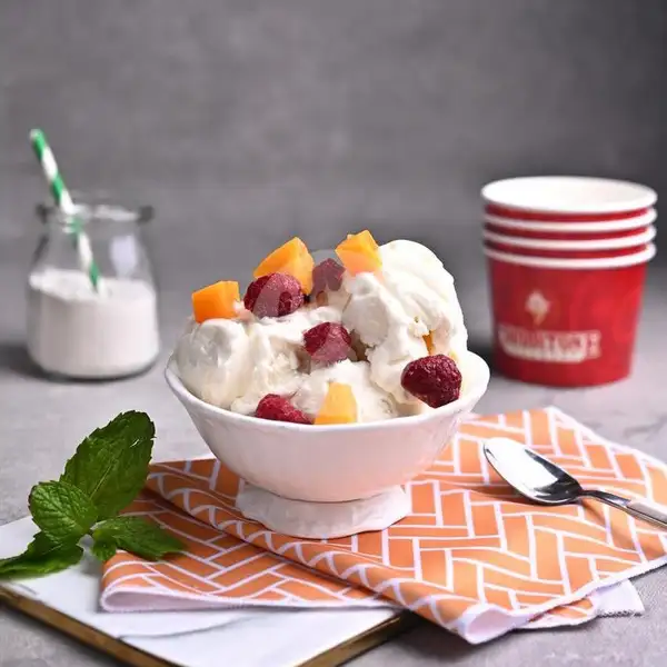 Peach Yoghurt Berries Ice Cream | Cold Stone Ice Cream, Summarecon Mall Bekasi
