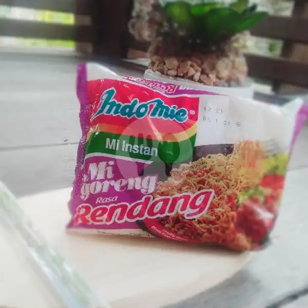 Indomie Goreng Rendang + Es Teh Manis | Indomie Warmindo ala Bun Bun, Tegalrejo