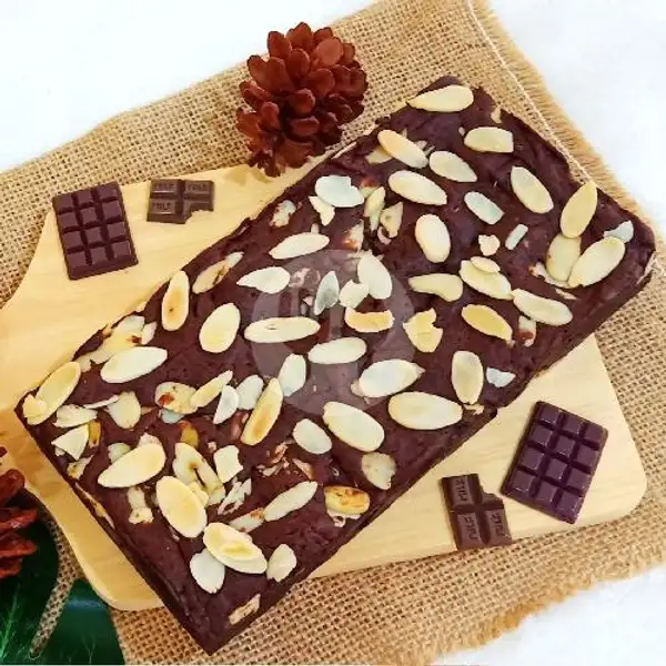 Brownies Panggang isi ALMOND | Blessed Brownies, Kenten