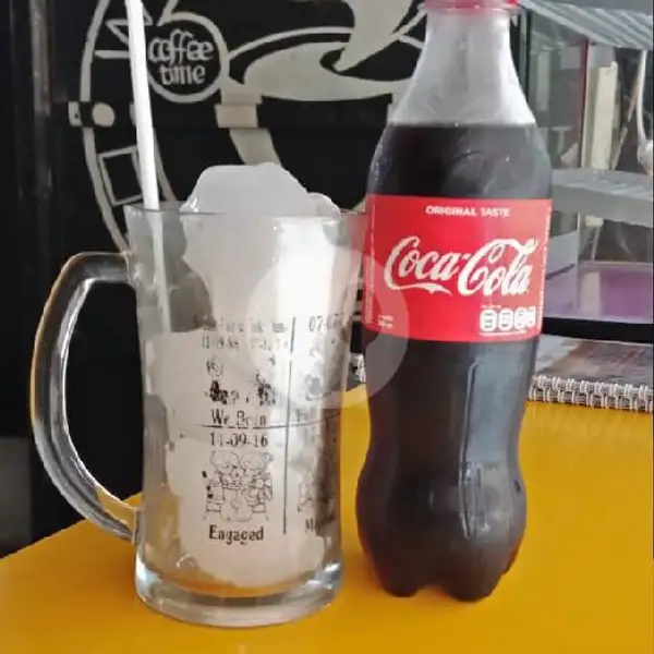 Coca Cola. Dingin. | Warkop Ayam Gepeng, Cimanggis