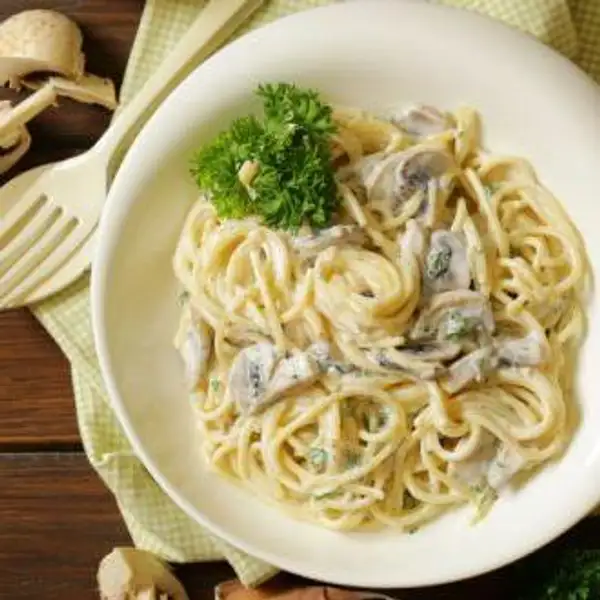 Spagetti Creamy Mushroom | Oregano Kitchen, Canggu