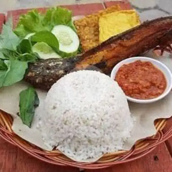 Nasi Uduk/Biasa Pecel Lele | Moro Kangen