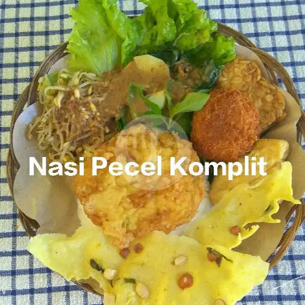 Nasi Pecel Komplit | Warung Gurita 2, Diponegoro