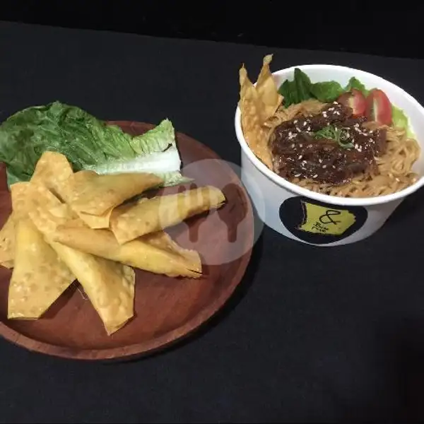 1 Korean Bulgogi Beef - Noodle dan 1 Egg Mayonnaise Dumpling | &Bar, Bawean,  Surabaya
