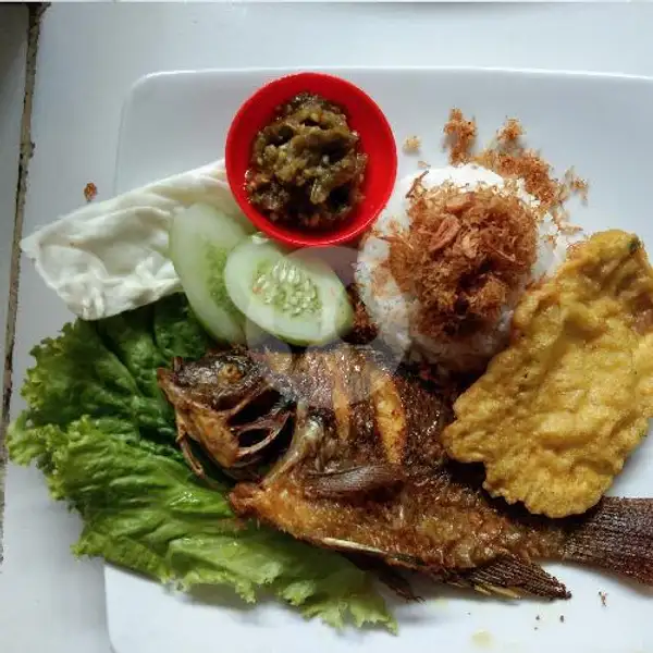Paket Ikan Nila Goreng & Mendoan | Warung Pak Eddy Kebon Sirih, Menteng