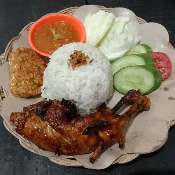 Ayam Pejantan Goreng+ Nasi + Sambel Warung Cinta | Waroeng Makan Cinta, Gumilir