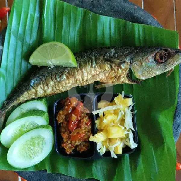 Ikan Salem Goreng | Cumi dan Ikan Bakar Rezekimah Timana Weh, Cigadung