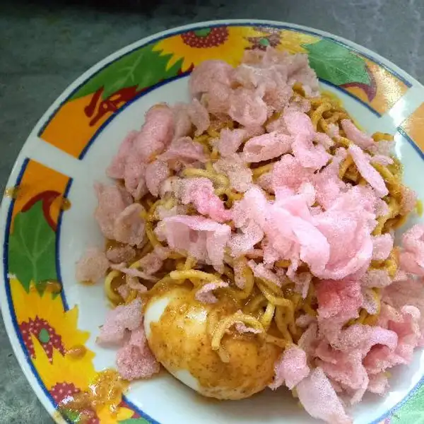 Lontong Mie Kuah Kacang + Telur | Bofet Lontong Pical Nita Marapalam, Sutomo Marapalam